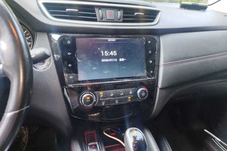 Used Nissan Qashqai 2019 2.0L CVT Luxury Edition Audio And AC Panel