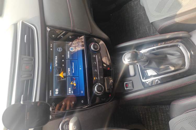 Used Nissan Qashqai 2019 2.0L CVT Luxury Edition Audio And AC Panel