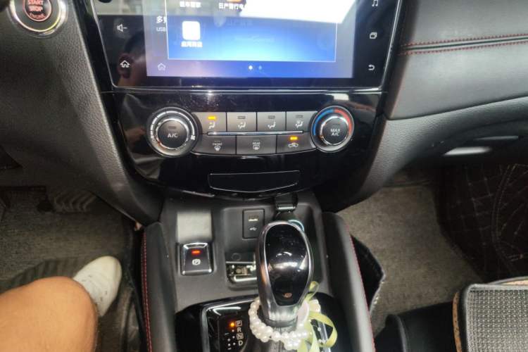 Used Nissan Qashqai 2019 2.0L CVT Luxury Edition Audio And AC Panel