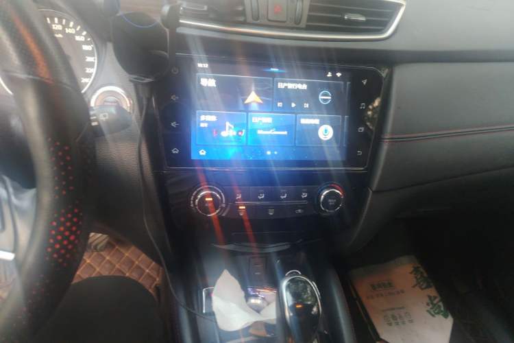 Used Nissan Qashqai 2019 2.0L CVT Luxury Edition Audio And AC Panel
