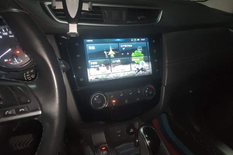 Used Nissan Qashqai 2019 2.0L CVT Luxury Edition Audio And AC Panel