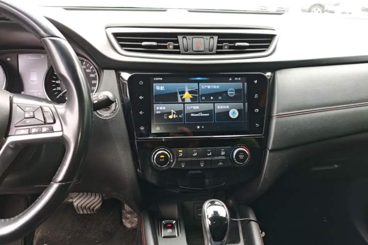 Used Nissan Qashqai 2019 2.0L CVT Luxury Edition Audio And AC Panel