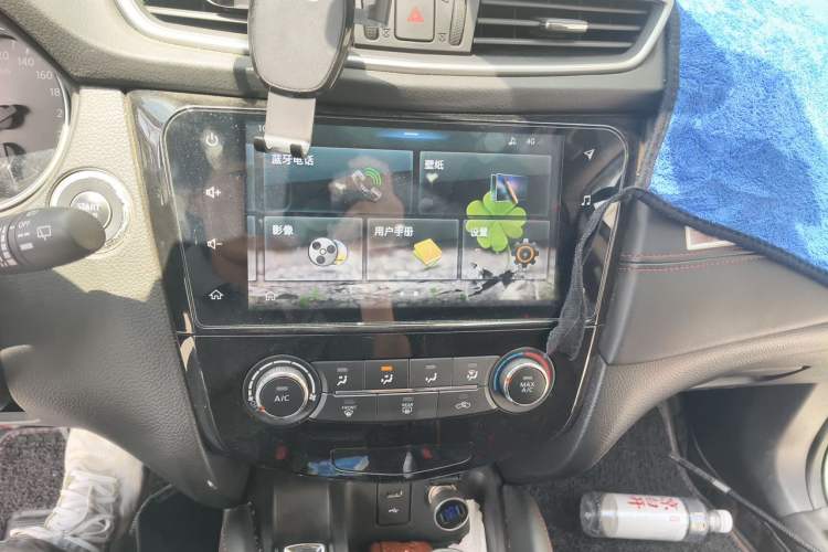 Used Nissan Qashqai 2019 2.0L CVT Luxury Edition Audio And AC Panel