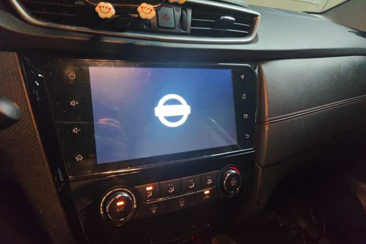 Used Nissan Qashqai 2019 2.0L CVT Smart Enjoyment Version Audio And AC Panel
