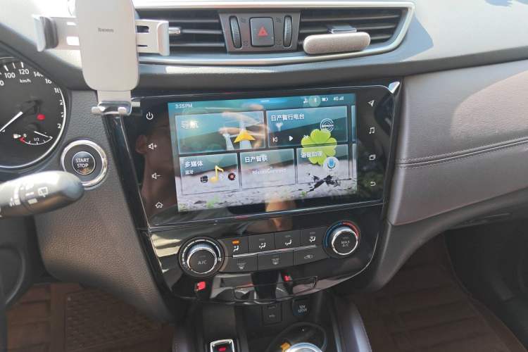 Used Nissan Qashqai 2019 2.0L CVT Luxury Edition Audio And AC Panel
