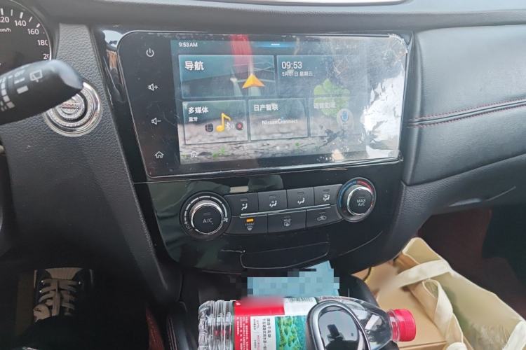 Used Nissan Qashqai 2019 2.0L CVT Luxury Edition Audio And AC Panel