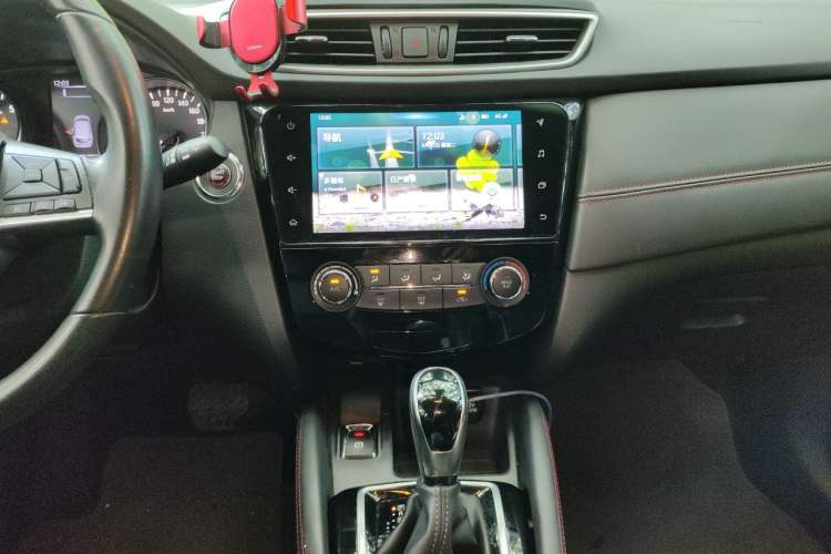 Used Nissan Qashqai 2019 2.0L CVT Luxury Edition Audio And AC Panel