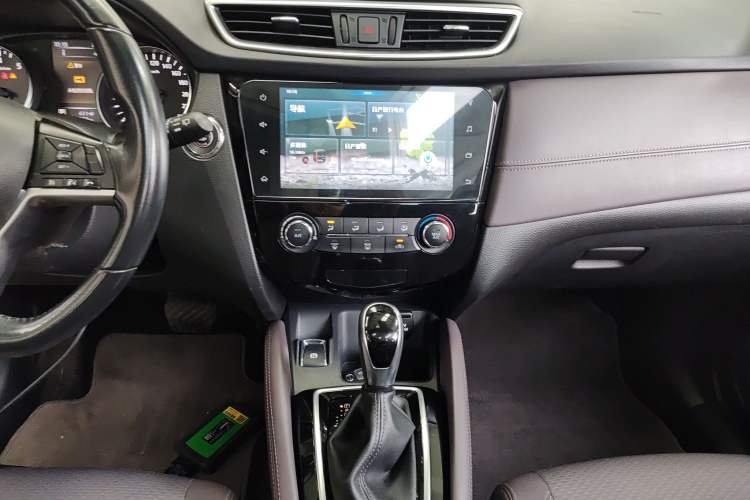 Used Nissan Qashqai 2019 2.0L CVT Luxury Edition Audio And AC Panel