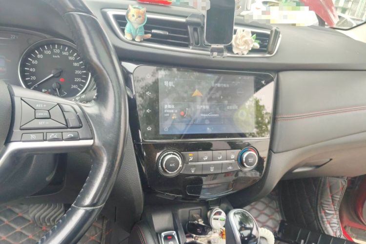 Used Nissan Qashqai 2019 2.0L CVT Luxury Edition Audio And AC Panel