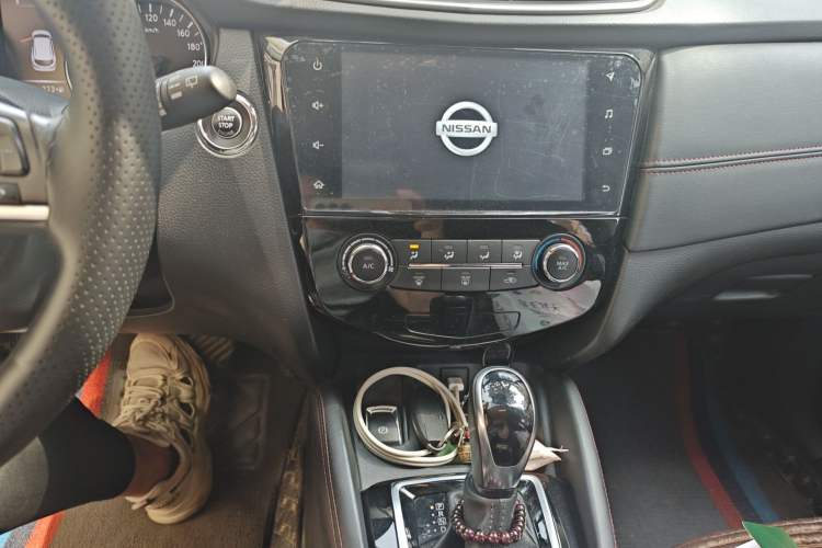 Used Nissan Qashqai 2019 2.0L CVT Luxury Edition Audio And AC Panel
