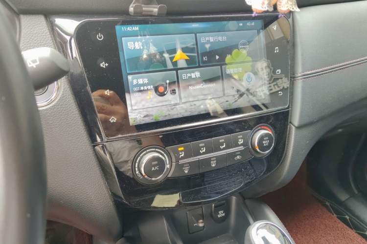 Used Nissan Qashqai 2019 2.0L CVT Luxury Edition Audio And AC Panel