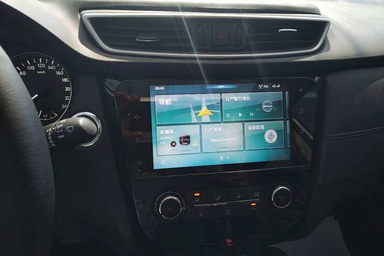 Used Nissan Qashqai 2019 2.0L CVT Luxury Edition Audio And AC Panel