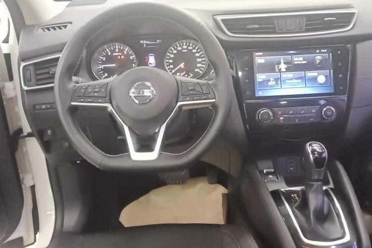 Used Nissan Qashqai 2019 2.0L CVT Luxury Edition Audio And AC Panel