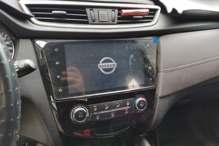 Used Nissan Qashqai 2019 2.0L CVT Smart Enjoyment Version Audio And AC Panel