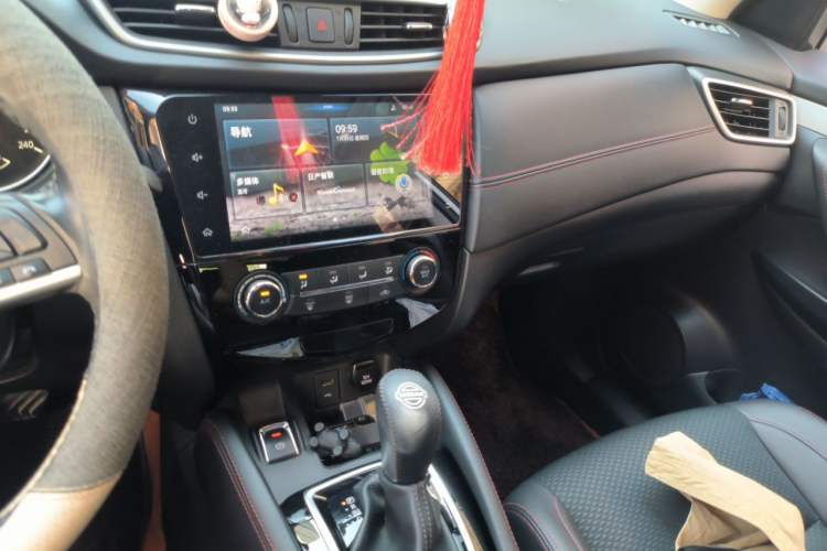 Used Nissan Qashqai 2019 2.0L CVT Luxury Edition Audio And AC Panel