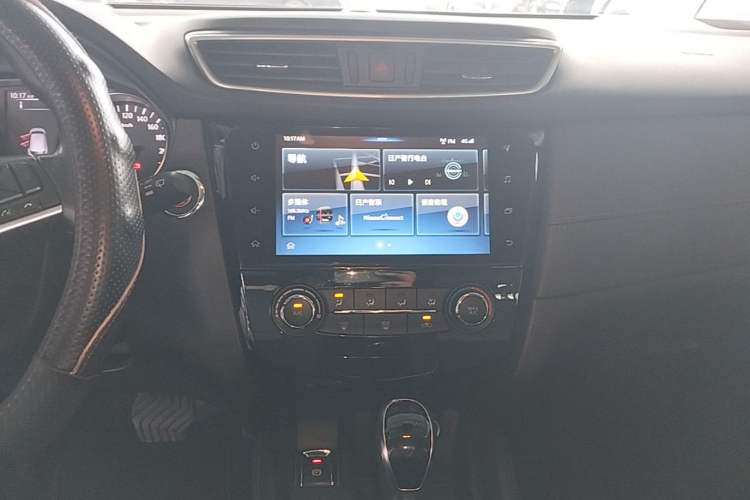 Used Nissan Qashqai 2019 2.0L CVT Luxury Edition Audio And AC Panel