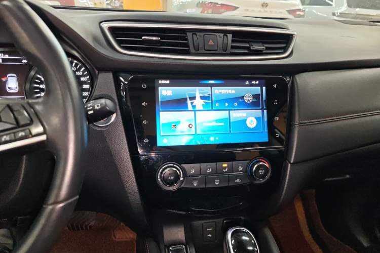 Used Nissan Qashqai 2019 2.0L CVT Luxury Edition Audio And AC Panel