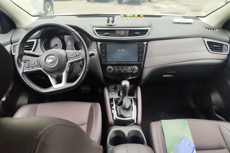 Used Nissan Qashqai 2019 2.0L CVT Luxury Edition Center Console