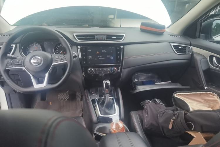 Used Nissan Qashqai 2019 2.0L CVT Luxury Edition Center Console