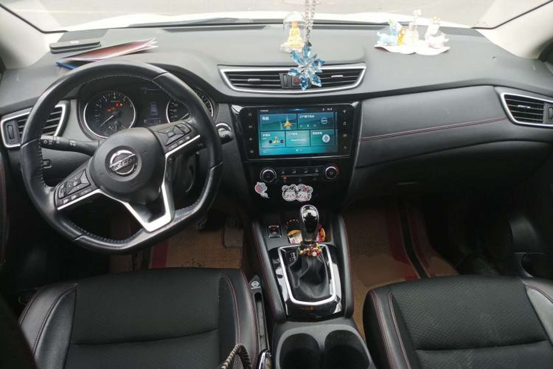 Used Nissan Qashqai 2019 2.0L CVT Luxury Edition Center Console