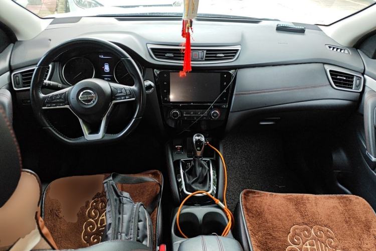 Used Nissan Qashqai 2019 2.0L CVT Luxury Edition Center Console