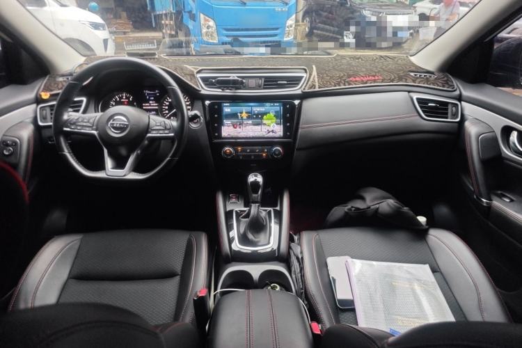 Used Nissan Qashqai 2019 2.0L CVT Luxury Edition Center Console