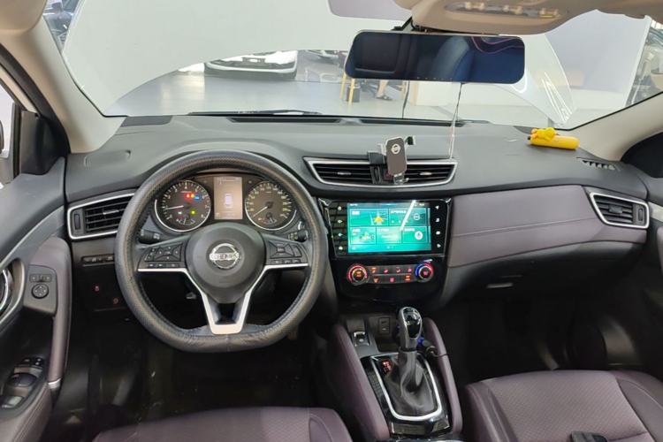 Used Nissan Qashqai 2019 2.0L CVT Luxury Edition Center Console