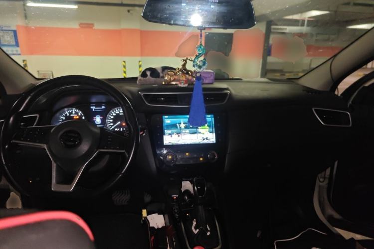 Used Nissan Qashqai 2019 2.0L CVT Luxury Edition Center Console