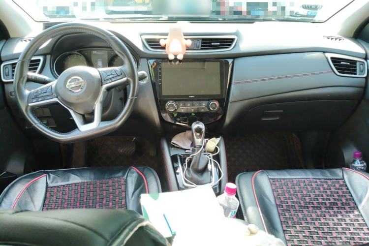 Used Nissan Qashqai 2019 2.0L CVT Luxury Edition Center Console
