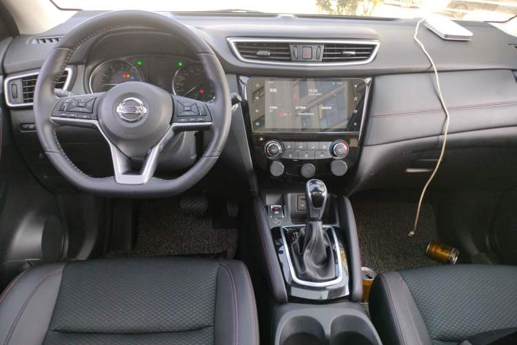 Used Nissan Qashqai 2019 2.0L CVT Luxury Edition Center Console
