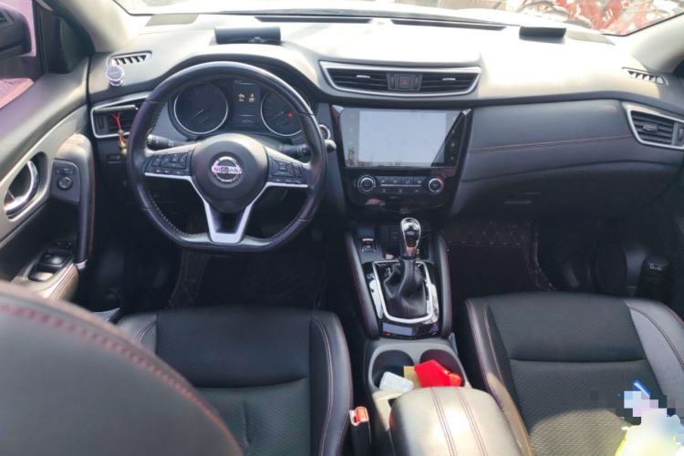 Used Nissan Qashqai 2019 2.0L CVT Luxury Edition Center Console