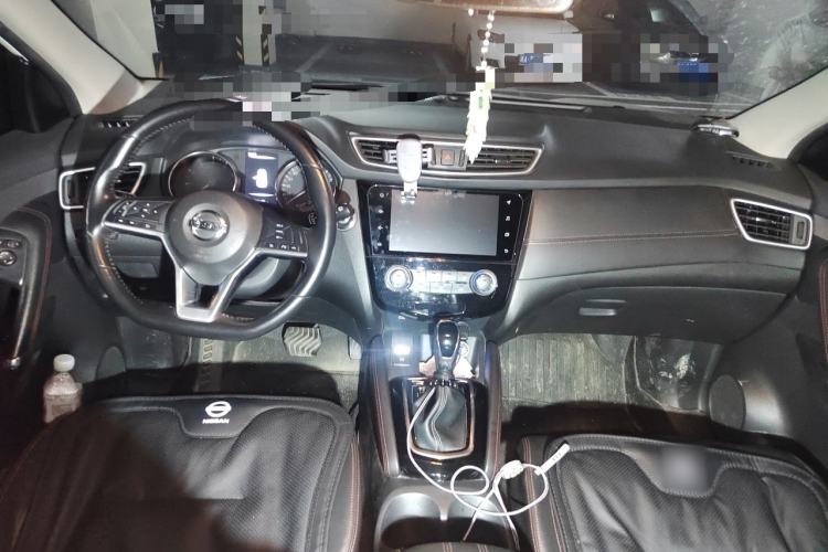 Used Nissan Qashqai 2019 2.0L CVT Luxury Edition Center Console