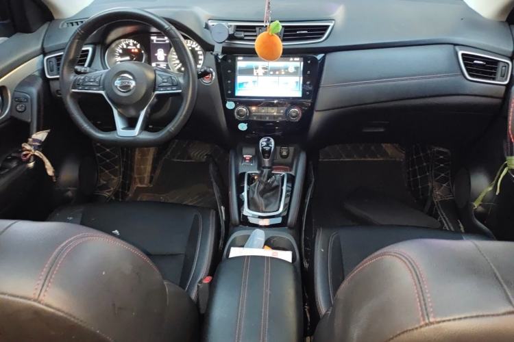 Used Nissan Qashqai 2019 2.0L CVT Luxury Edition Center Console