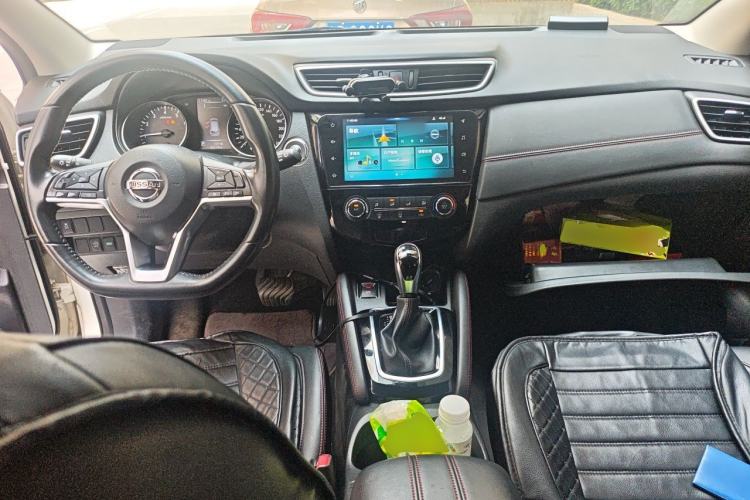 Used Nissan Qashqai 2019 2.0L CVT Luxury Edition Center Console