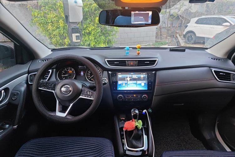 Used Nissan Qashqai 2019 2.0L CVT Luxury Edition Center Console