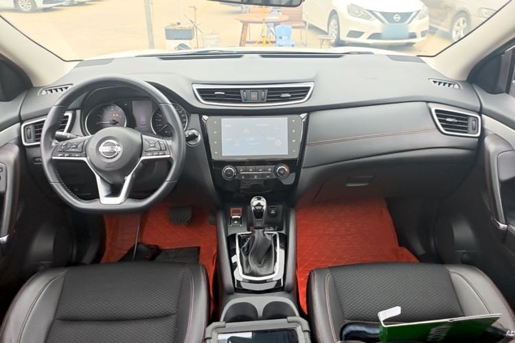 Used Nissan Qashqai 2019 2.0L CVT Luxury Edition Center Console
