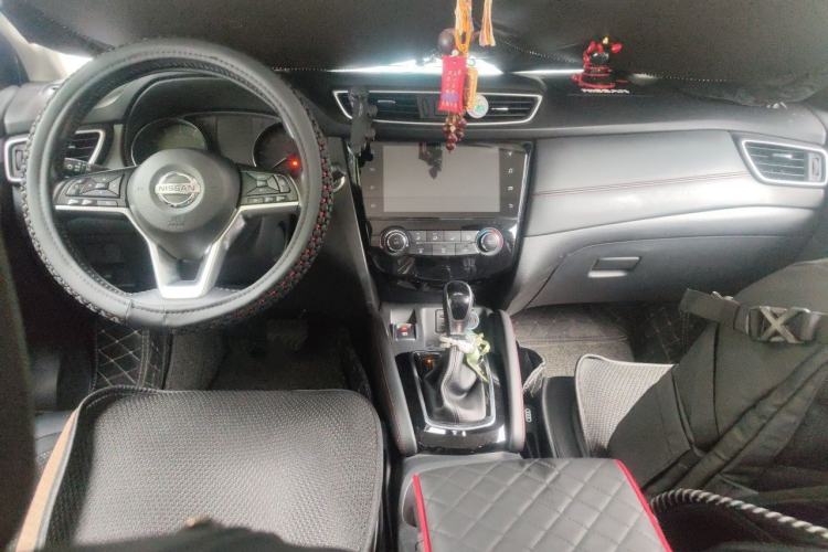 Used Nissan Qashqai 2019 2.0L CVT Luxury Edition Center Console