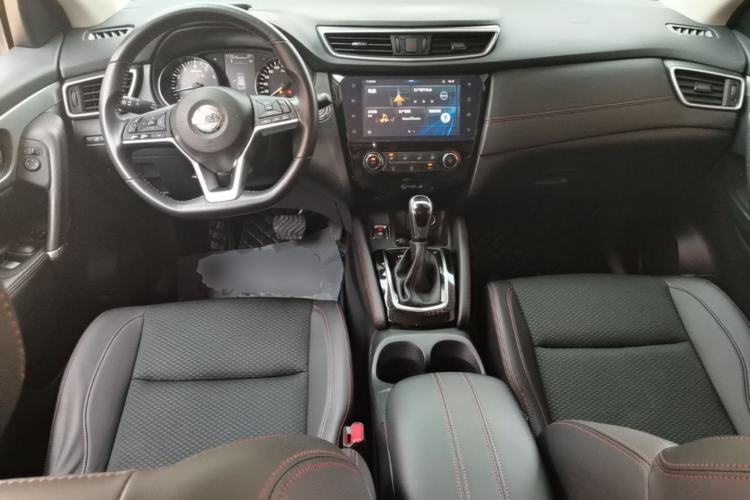Used Nissan Qashqai 2019 2.0L CVT Luxury Edition Center Console