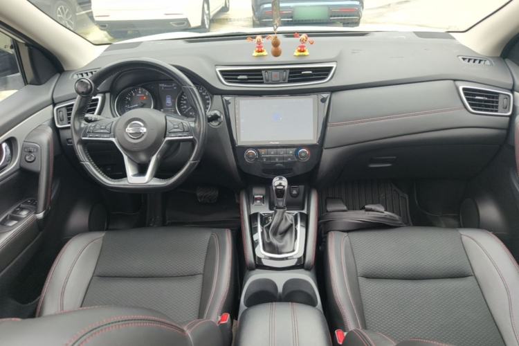 Used Nissan Qashqai 2019 2.0L CVT Luxury Edition Center Console