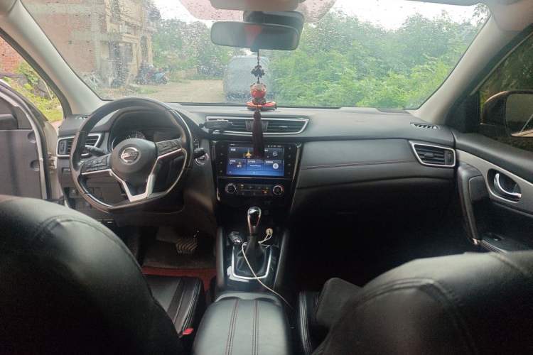 Used Nissan Qashqai 2019 2.0L CVT Luxury Edition Center Console