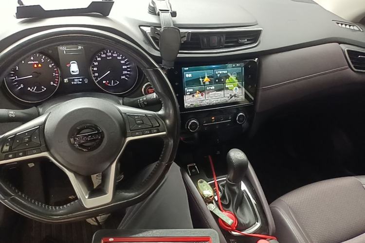 Used Nissan Qashqai 2019 2.0L CVT Luxury Edition Center Console