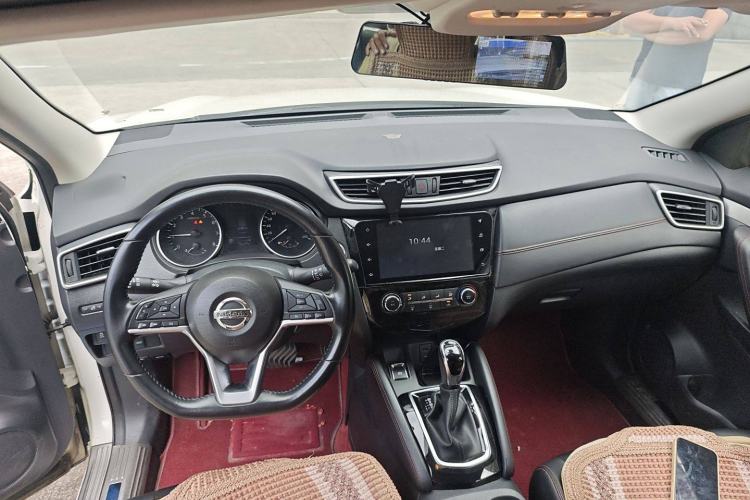 Used Nissan Qashqai 2019 2.0L CVT Luxury Edition Center Console