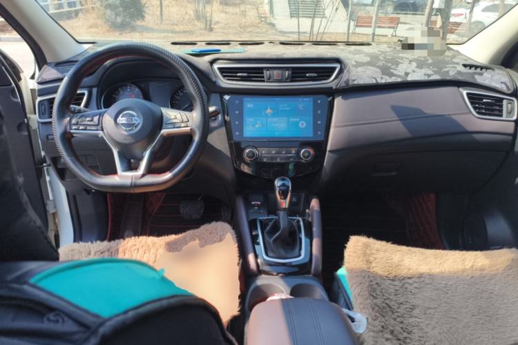 Used Nissan Qashqai 2019 2.0L CVT Luxury Edition Center Console