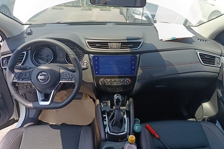 Used Nissan Qashqai 2019 2.0L CVT Luxury Edition Center Console
