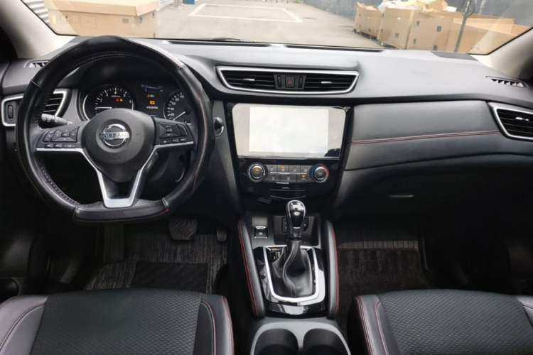 Used Nissan Qashqai 2019 2.0L CVT Luxury Edition Center Console