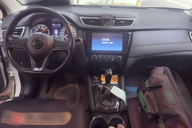 Used Nissan Qashqai 2019 2.0L CVT Luxury Edition Center Console
