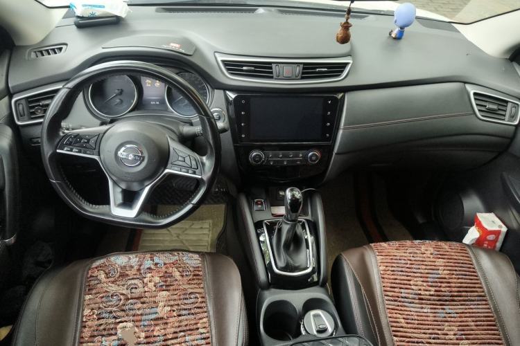 Used Nissan Qashqai 2019 2.0L CVT Luxury Edition Center Console