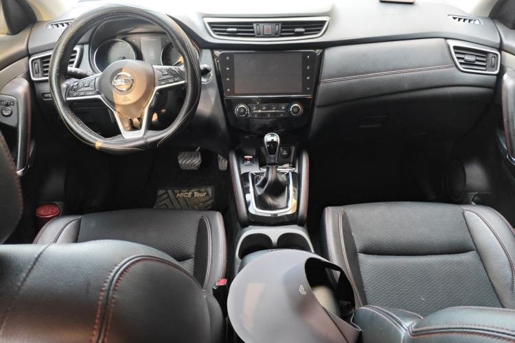 Used Nissan Qashqai 2019 2.0L CVT Luxury Edition Center Console