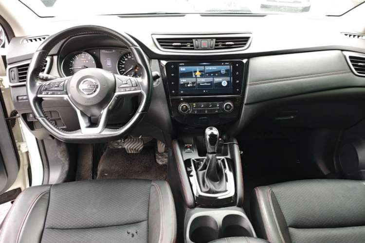 Used Nissan Qashqai 2019 2.0L CVT Luxury Edition Center Console