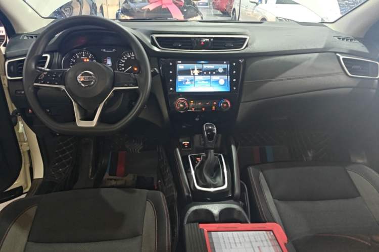 Used Nissan Qashqai 2019 2.0L CVT Smart Enjoyment Version Center Console
